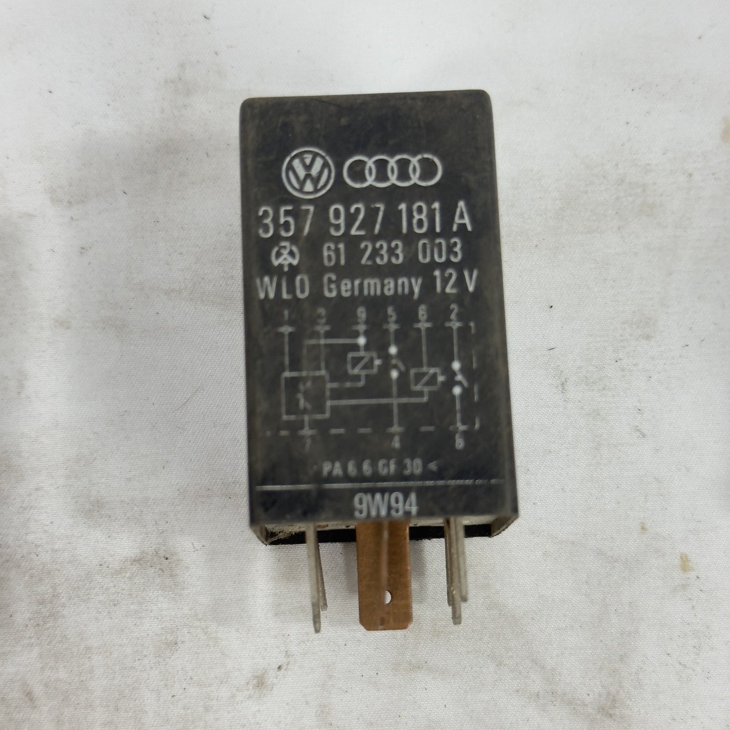 VW Audi Relais 150 3A0927181A 12V Passat original – Bild 4