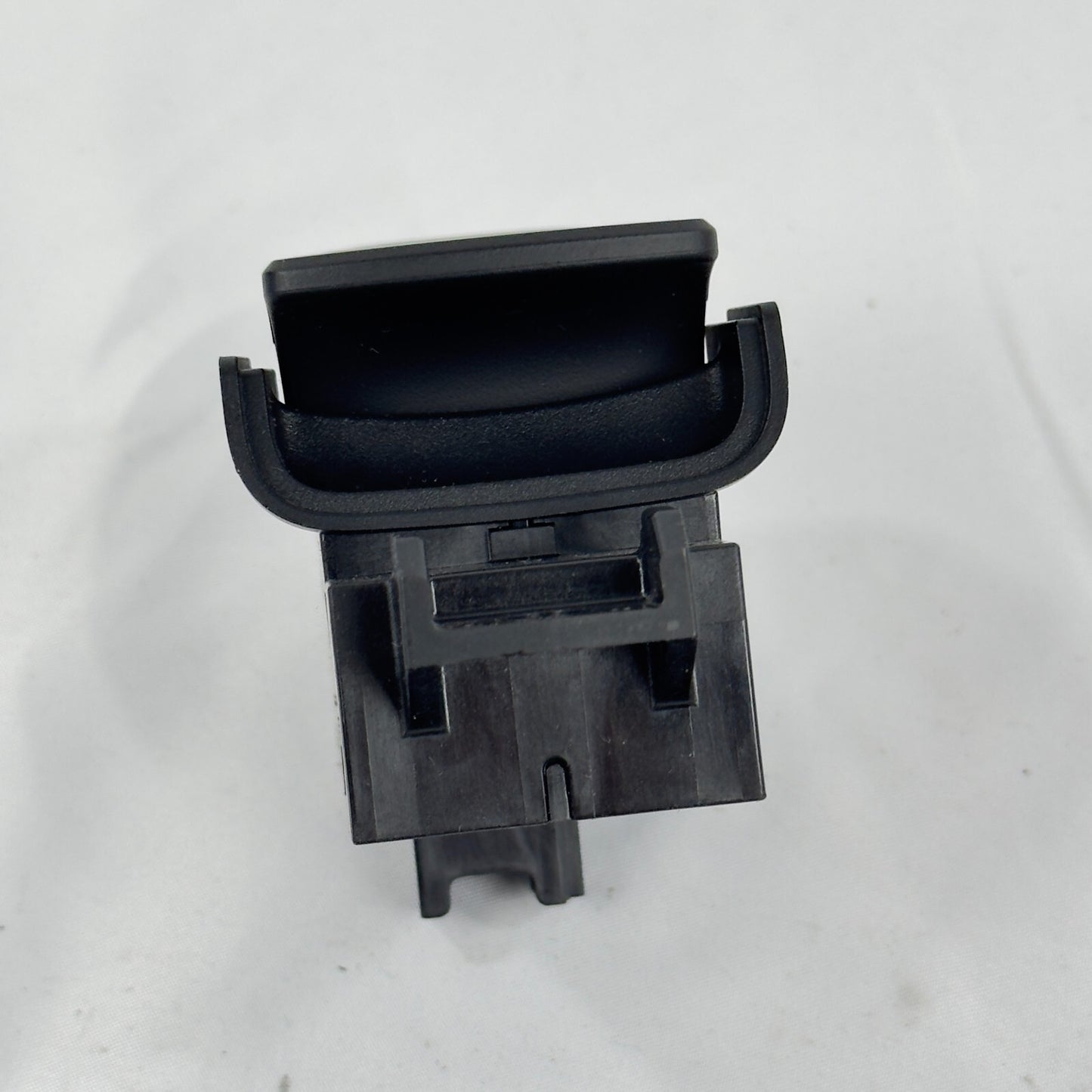 Interruptor freno de mano BMW 6842027 61319109311 F90 G01 G02 G30 G31 G32