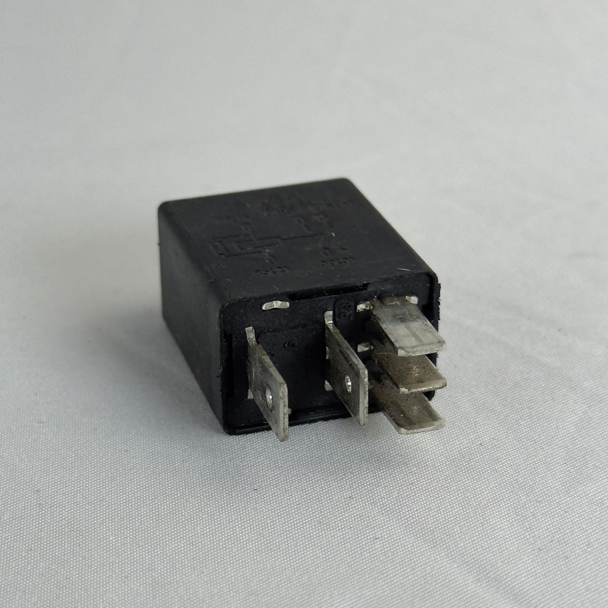 VW Audi Relais 395 8Z0951253 Mehrzweckrelais Wechsler – Bild 6