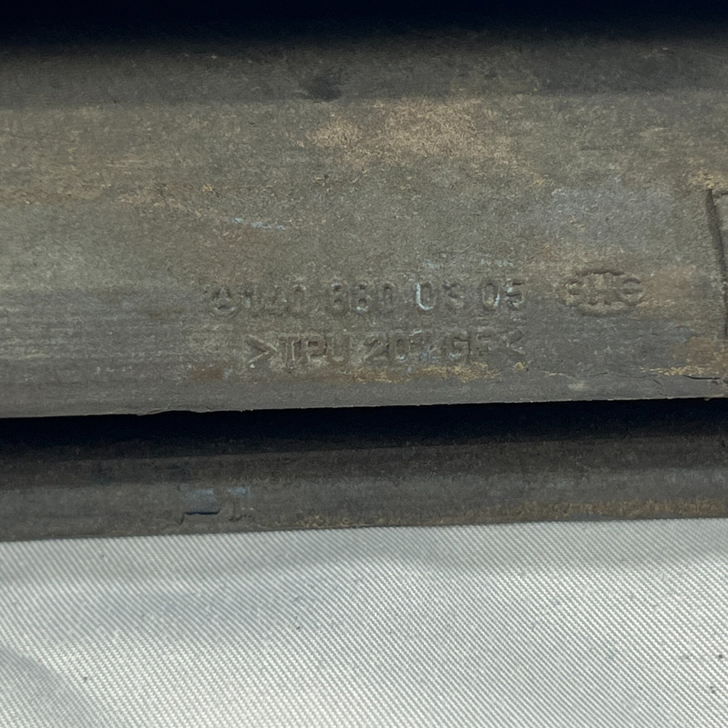 Rosette Abdeckklappe Abschleppbügel Blende Stoßstange A1408800305 MercedesBenz – Bild 7