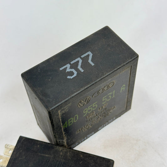 Wisch-Wasch-Intervallrelais Relais 377 mit Teilenummer 4B0955531A für VW, Audi, Seat und Skoda