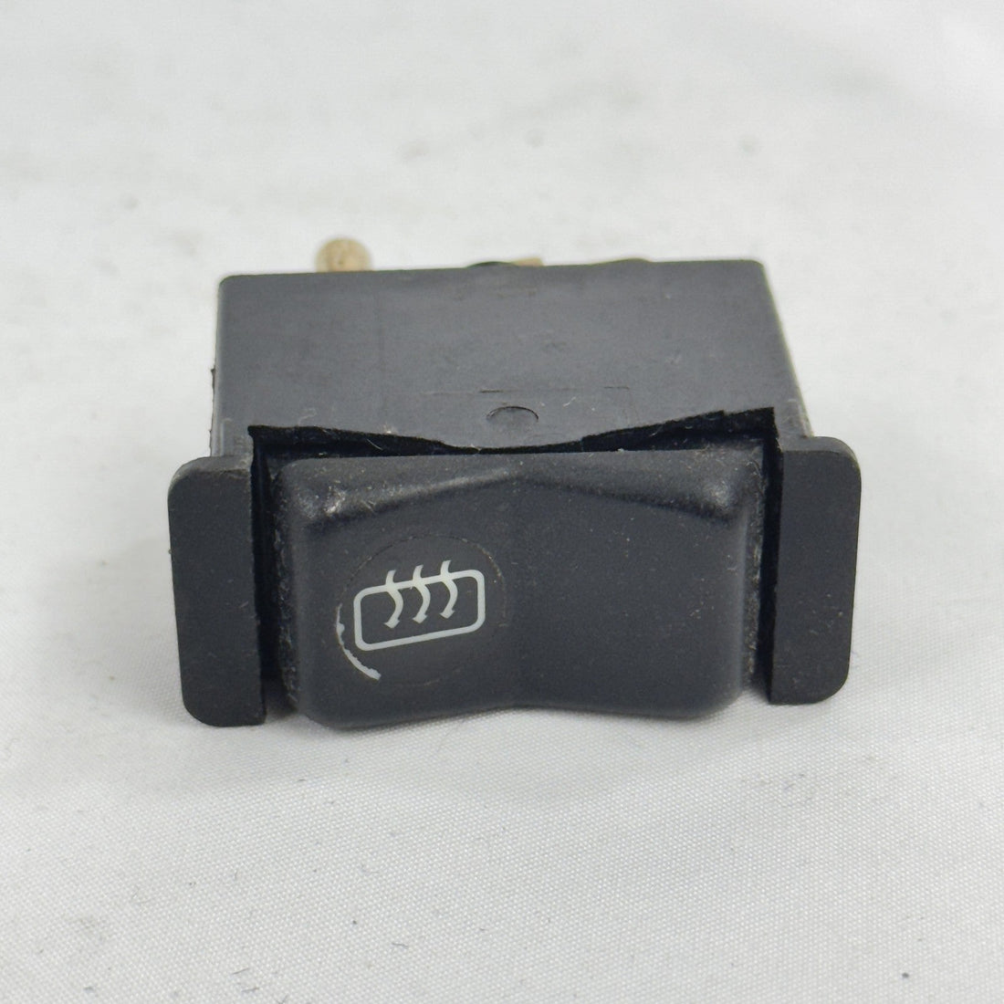 Aufbereiteter Mercedes Wippschalter Heckscheibenheizung 0008206010 für W123, W124, W126, W201 und R107