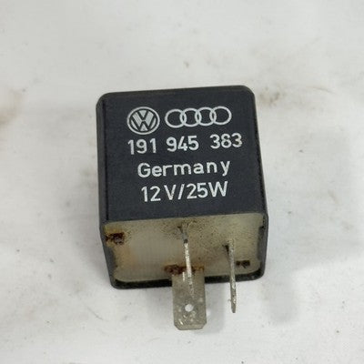 VW Audi Relais 151 191945363 Nebelschluss Anhänger – Bild 5