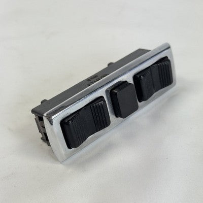 Mercedes Fensterheberschalter Chrom A0018214951 W123 – Bild 1