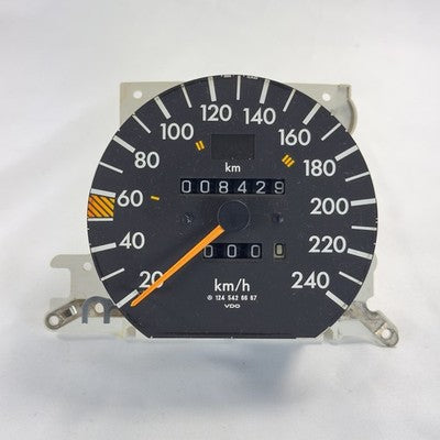 Mercedes W124 C124 Tacho 1245426667 240 km/h VDO 300 E – Bild 1