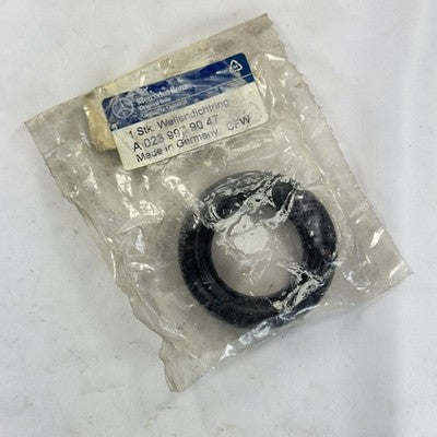 Mercedes Wellendichtring Differential A0239979047 – Bild 1