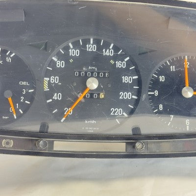 Mercedes W123 Tacho Kombiinstrument 1235420457 220 – Bild 2