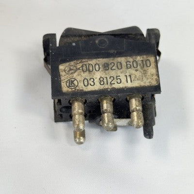 Mercedes Schalter Heckscheibenheizung A0008206010 R107 – Bild 3