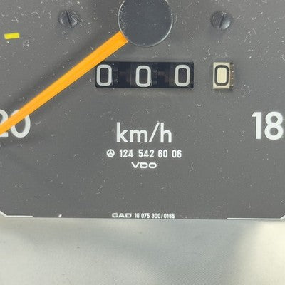 Mercedes W124 Tacho 1245426006 180 km/h VDO 200 D E – Bild 2