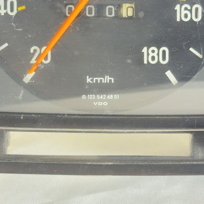 Mercedes W123 Tacho Kombiinstrument 1235424801 180 – Bild 3