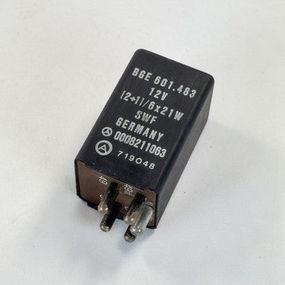Mercedes Blinkgeber Warnblinkgeber SWF A0008211063 – Bild 1