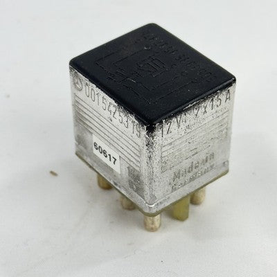 Mercedes Doppel-Sicherungsrelais 12V 2x15A 0015425319 – Bild 1