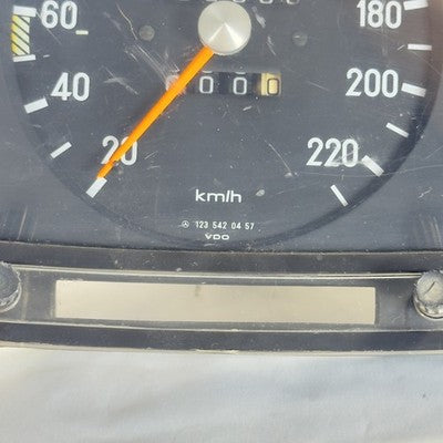 Mercedes W123 Tacho Kombiinstrument 1235420457 220 – Bild 3
