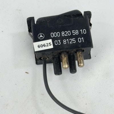 Mercedes Schalter Innenbeleuchtung hinten 0008205810 – Bild 6
