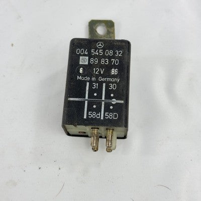 Mercedes Lichtkontroll-Relais 12V 0045450832 Hella – Bild 2