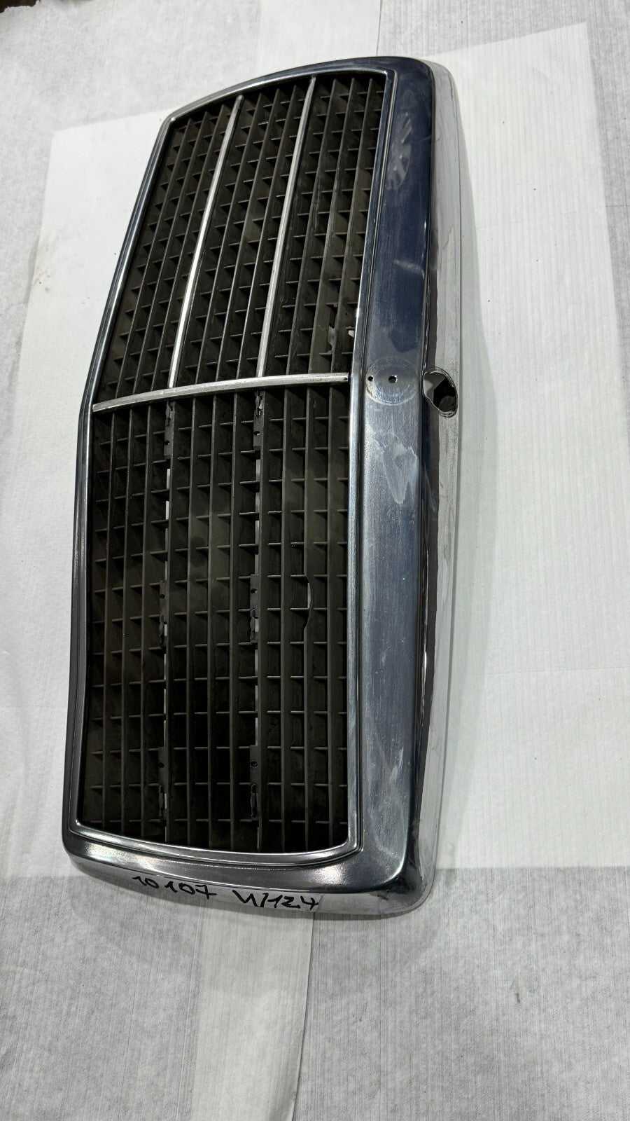 Mercedes Kühlergrill W124 Frontgrill Grill Kühler Original A1248800783 – Bild 4