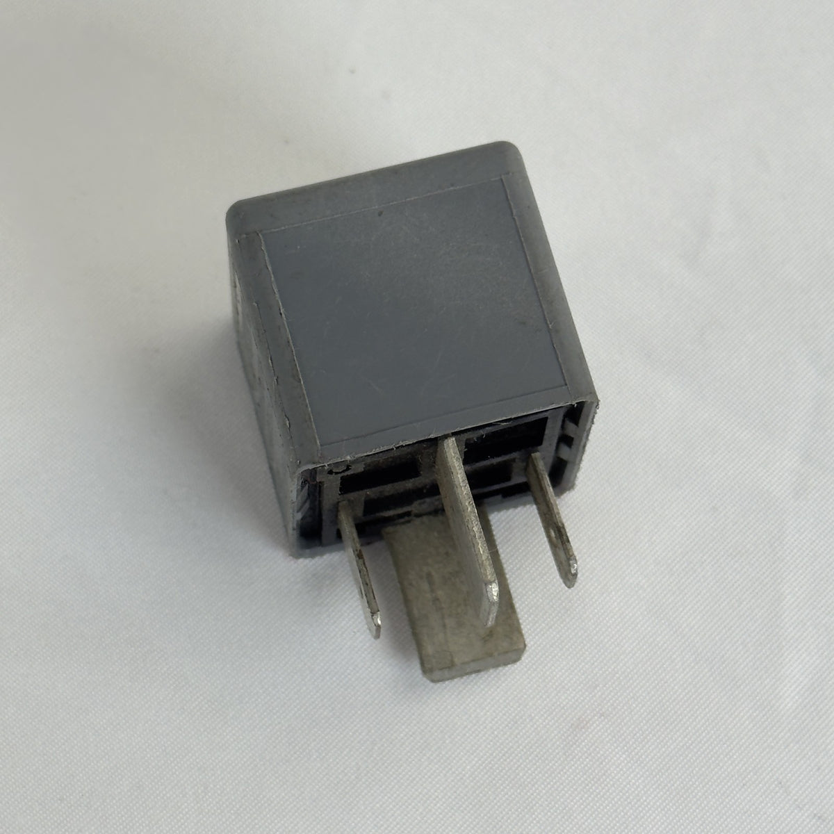 VW Audi Relais 370 8D0951253 Arbeitsstromrelais – Bild 3