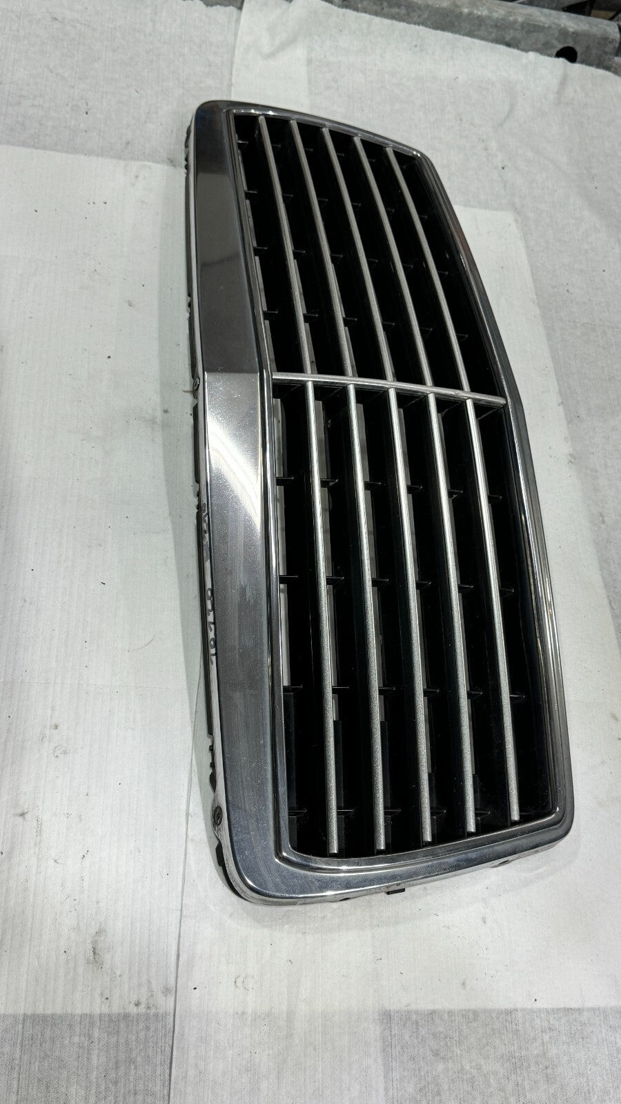 Mercedes Kühlergrill Frontgrill E Klasse W210 Original Elegance 2108800083 – Bild 2