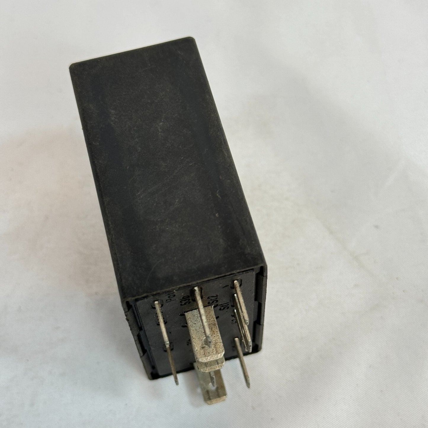 VW Relais 377 Arbeitsrelais 4b0955531a Wischwasser Audi Seat Volkswagen – Bild 3
