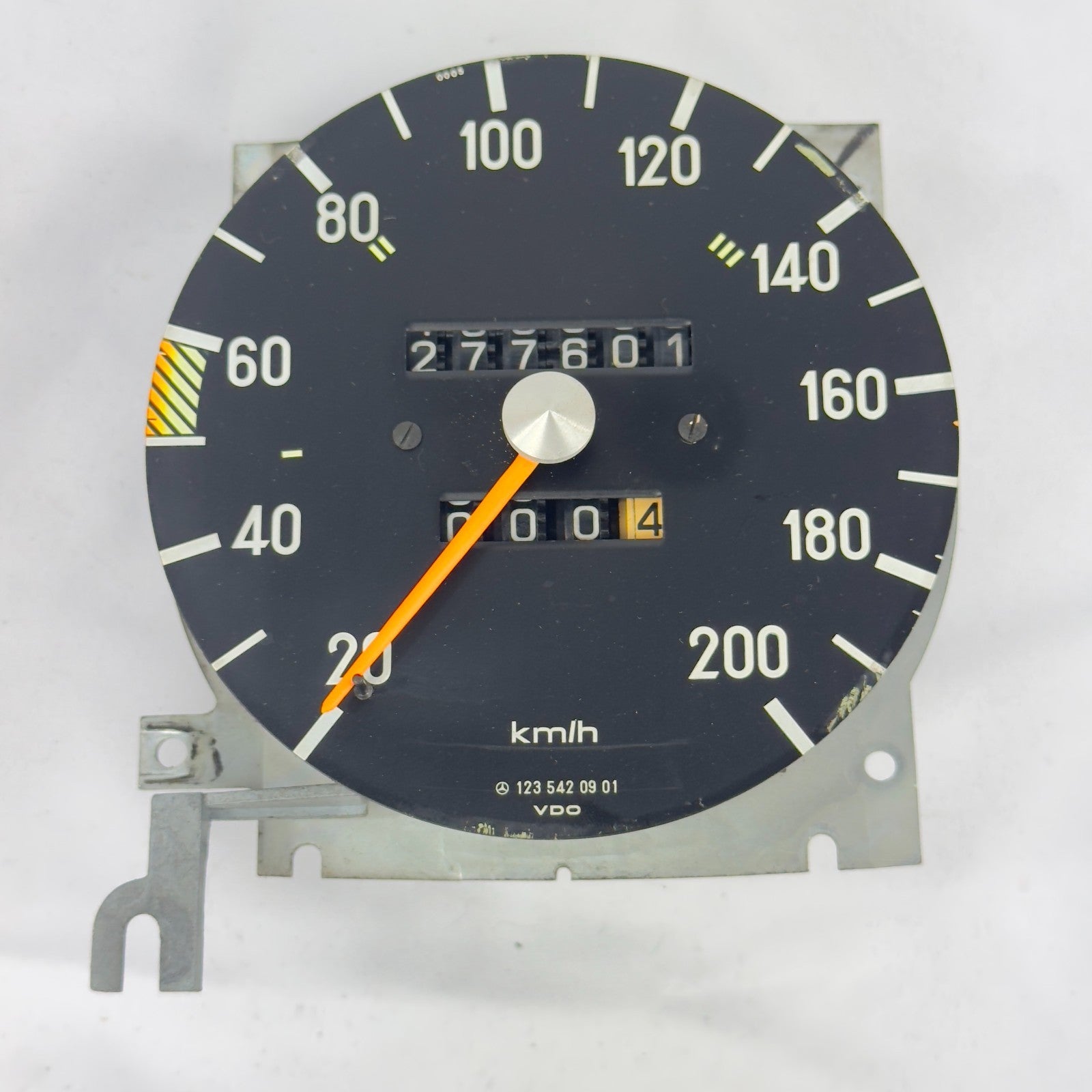 Mercedes W123 Tacho Tachometer Kombiinstrument 4 Gang VDO 200kmh 12354209010