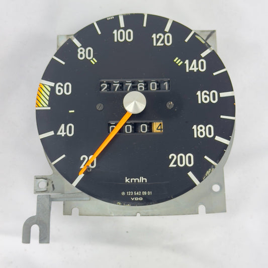 Mercedes W123 Tacho Tachometer Kombiinstrument 4 Gang VDO 200kmh 12354209010