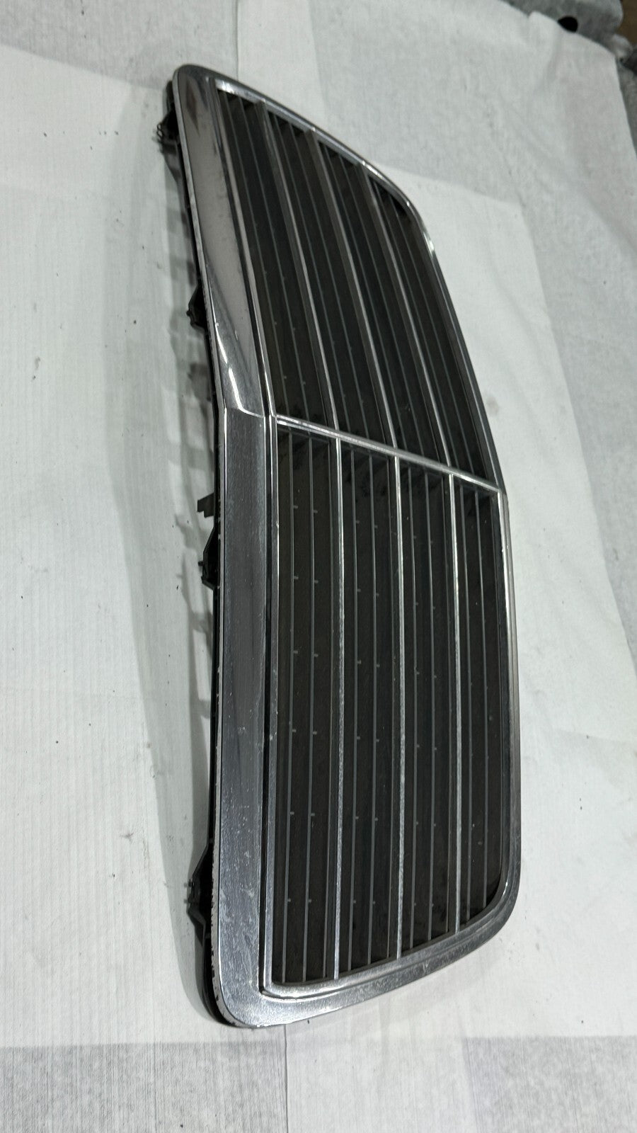 Mercedes E Klasse W210 Kühlergrill Frontgrill Original Avantgarde 2108800483 – Bild 5