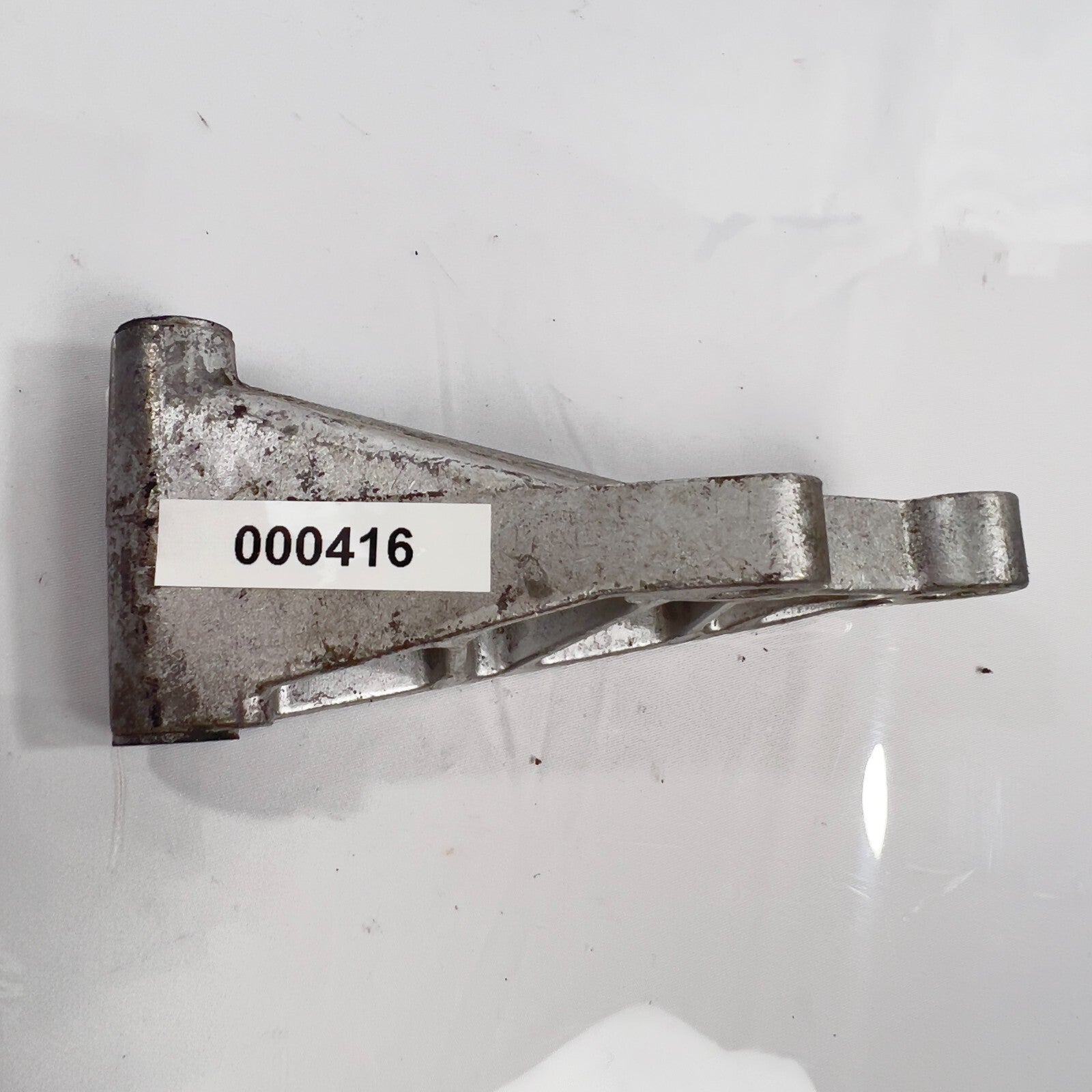 Mercedes Benz Halterung Halter Träger für W123 W110 A1104662941 – Bild 10