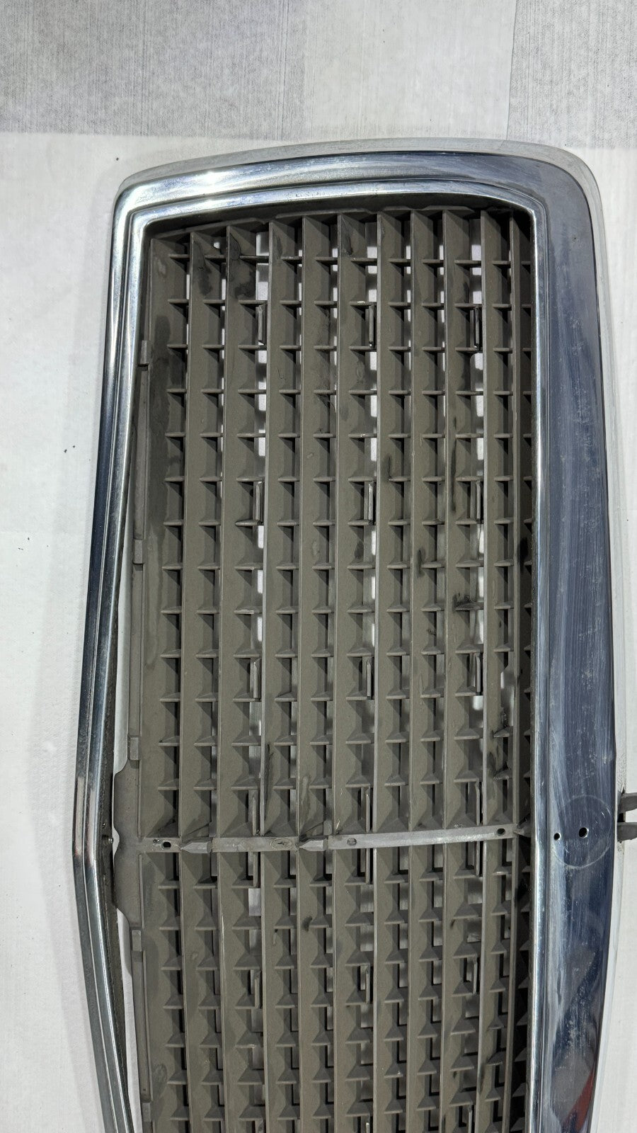 Mercedes Kühlergrill W124 Frontgrill Grill Kühler Original A1248800783 – Bild 5