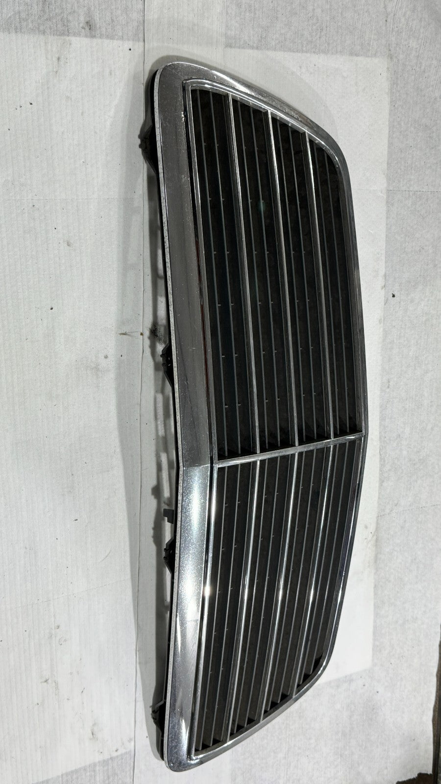 Mercedes E Klasse W210 Kühlergrill Frontgrill Original Avantgarde 2108800483 – Bild 2