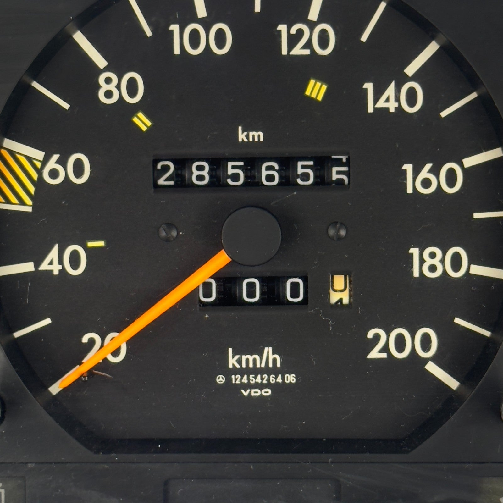 Mercedes W124 250D 300TD Tacho Kombiinstrument 200kmh Diesel A12454264061