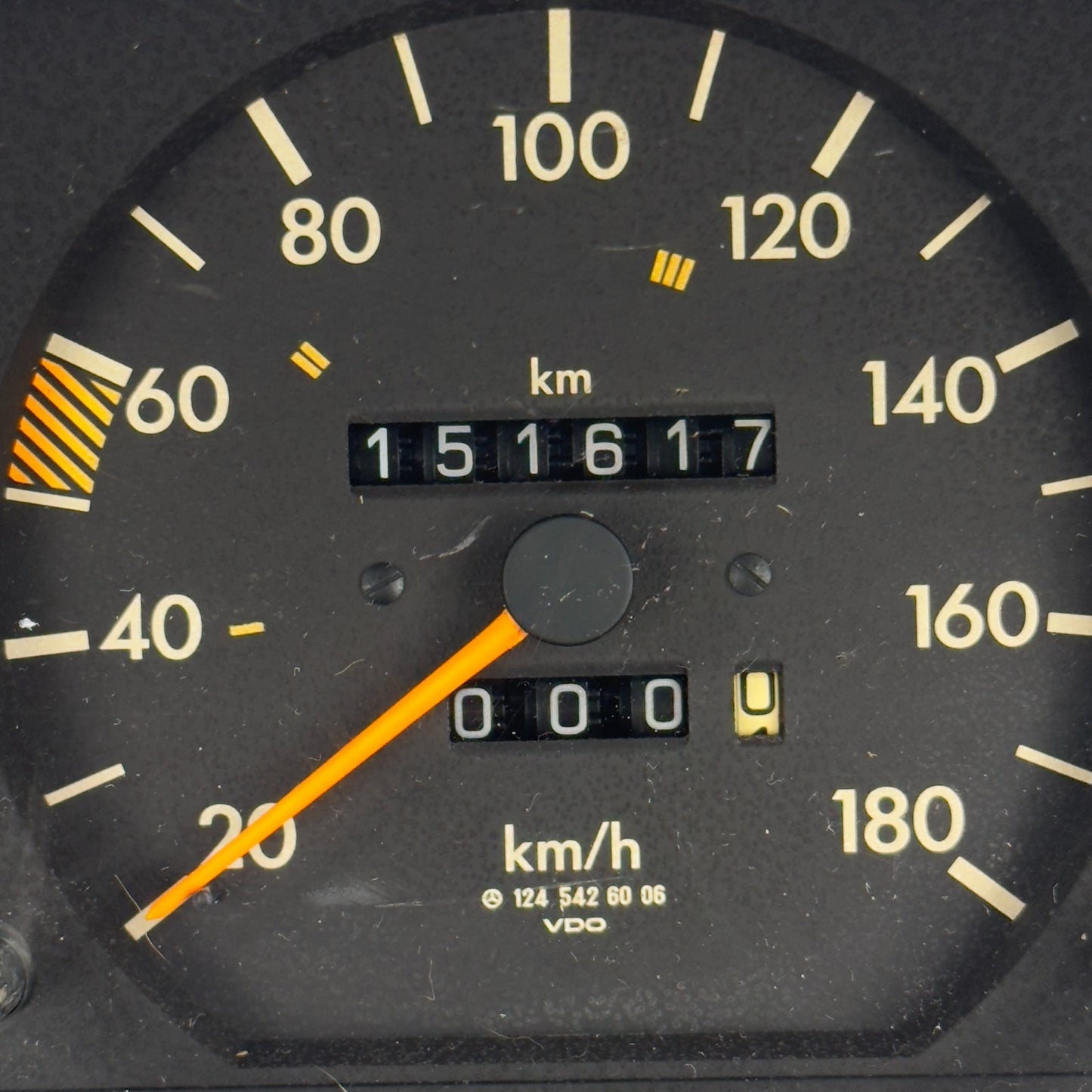 Mercedes W124 Tacho Kombiinstrument E200D 4 Gang 180kmh Diesel A12454260063