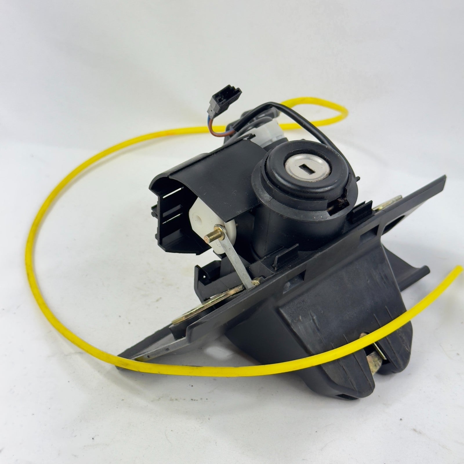 Mercedes CLK W208 Coupe Heckklappenschloss Kofferraum Schlüssel Schloss1