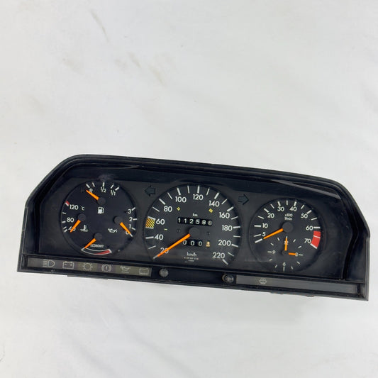 Mercedes W201 Tacho Kombiinstrument 1.8 2.0 E 220km/h ECO Drehzahl A2015421206 – Bild 1