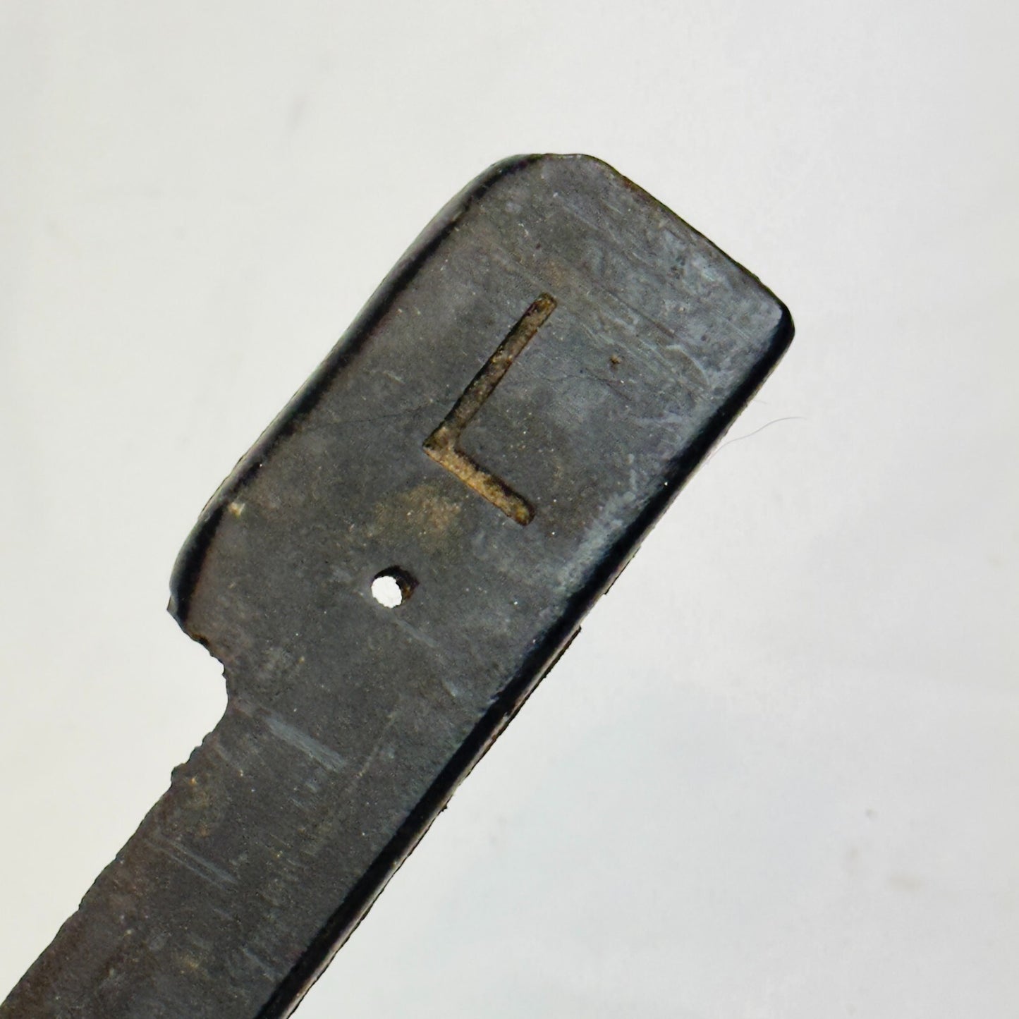 Gummi Leiste Kühler Links Mercedes Benz W116 A1075040112 – Bild 2
