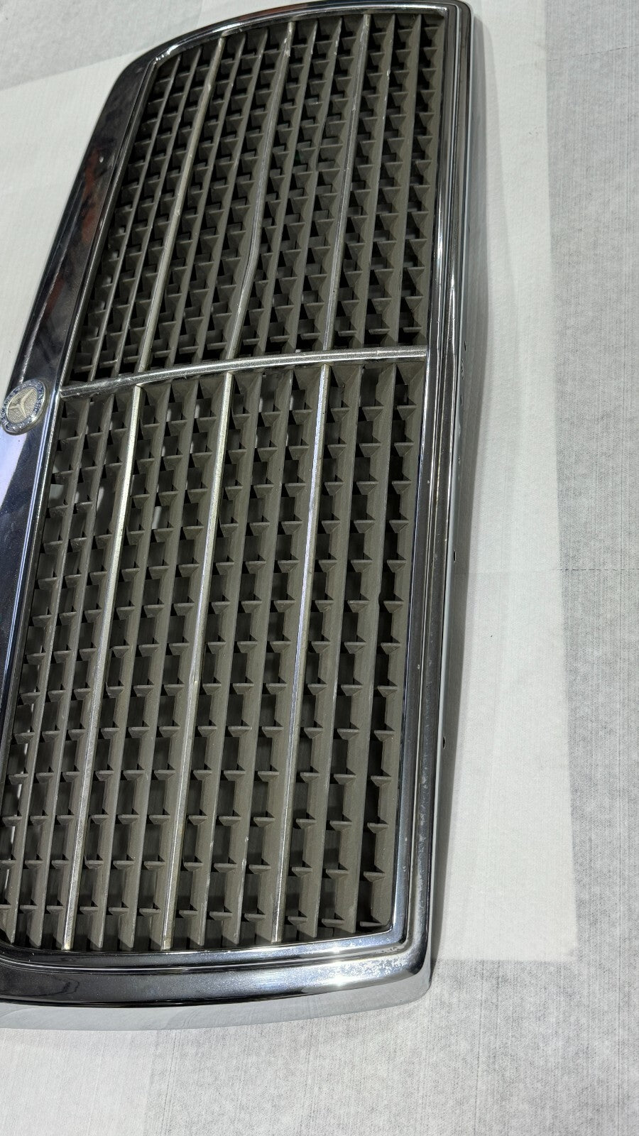 Mercedes Kühlergrill W124 Frontgrill Grill Kühler Original A1248800783 – Bild 4