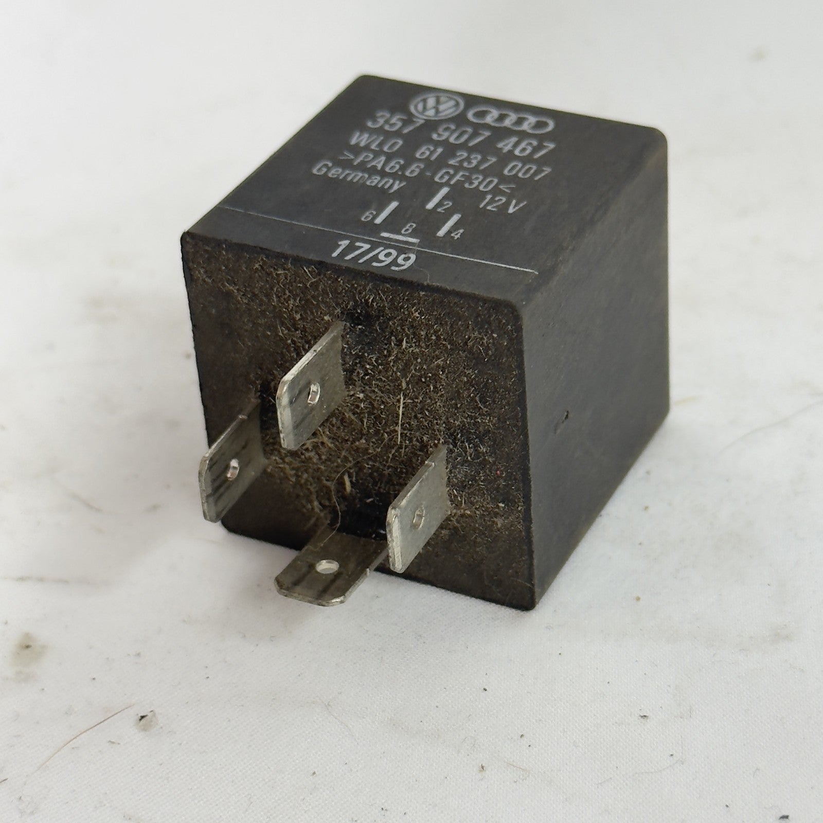 VW Audi Relais 153 357907467 12V original Steckrelais – Bild 4