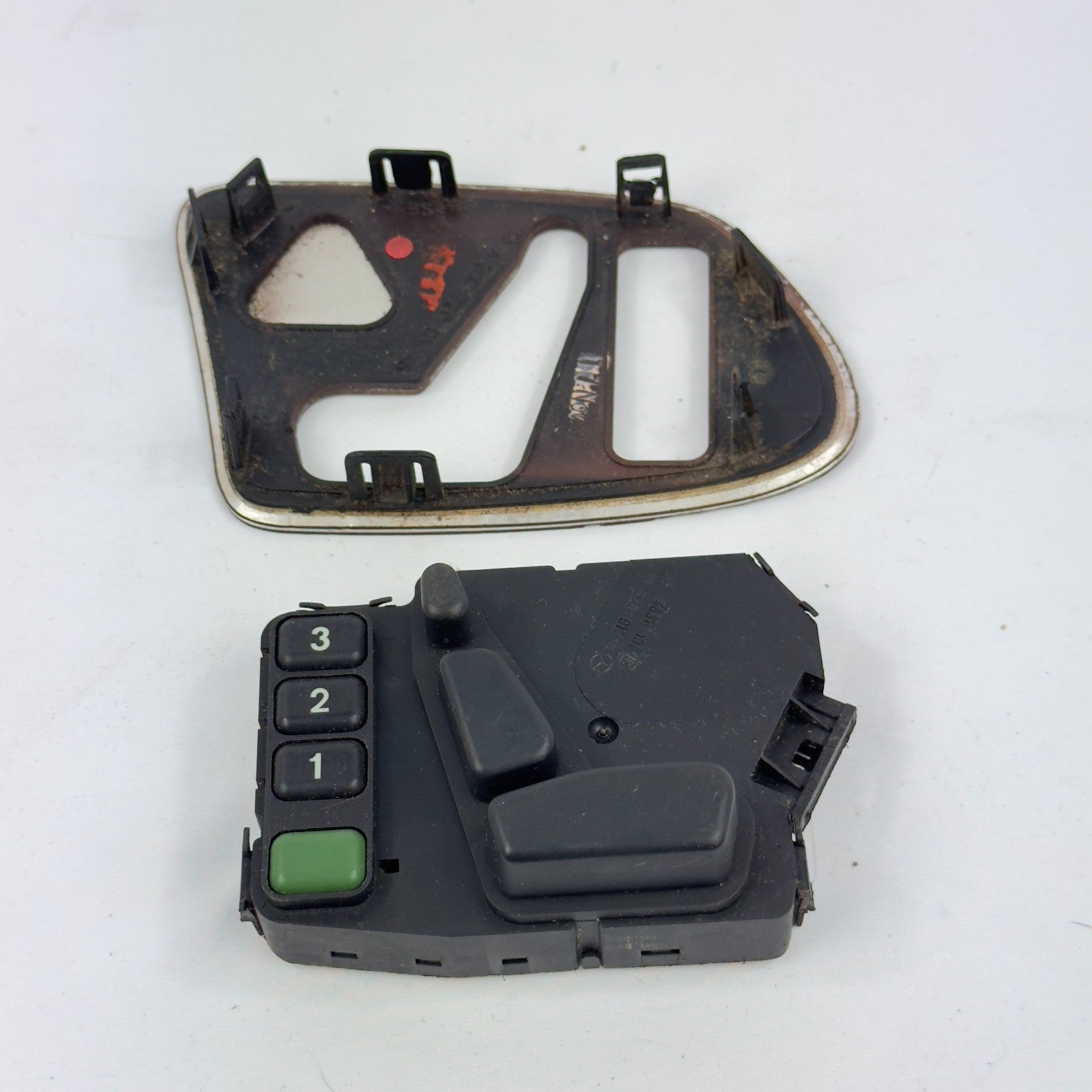 Mercedes W210 W208 CLK Sitzverstellung links Schalter – Bild 6
