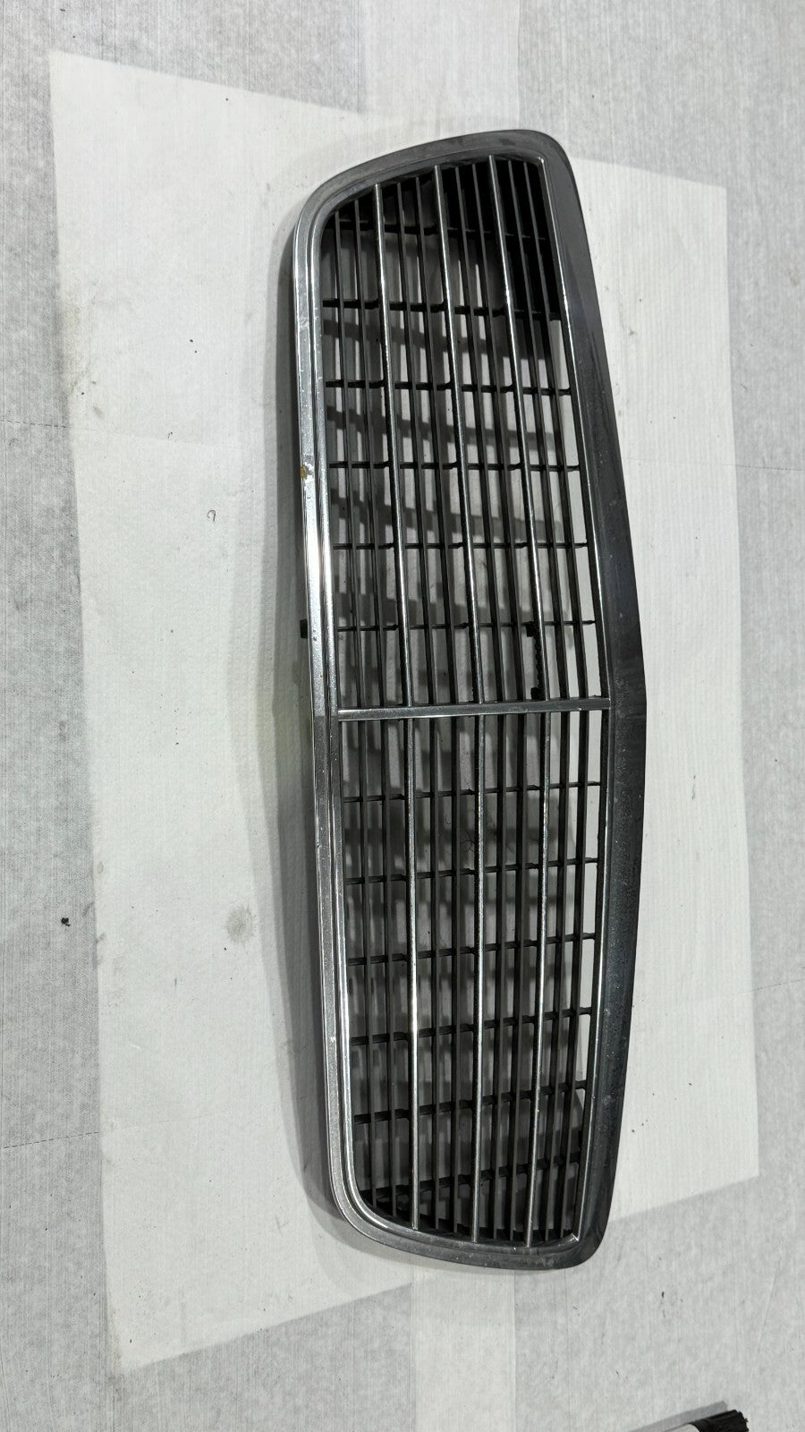 Mercedes E Klasse W210 Kühlergrill Frontgrill Original Avantgarde 2108800483 – Bild 2