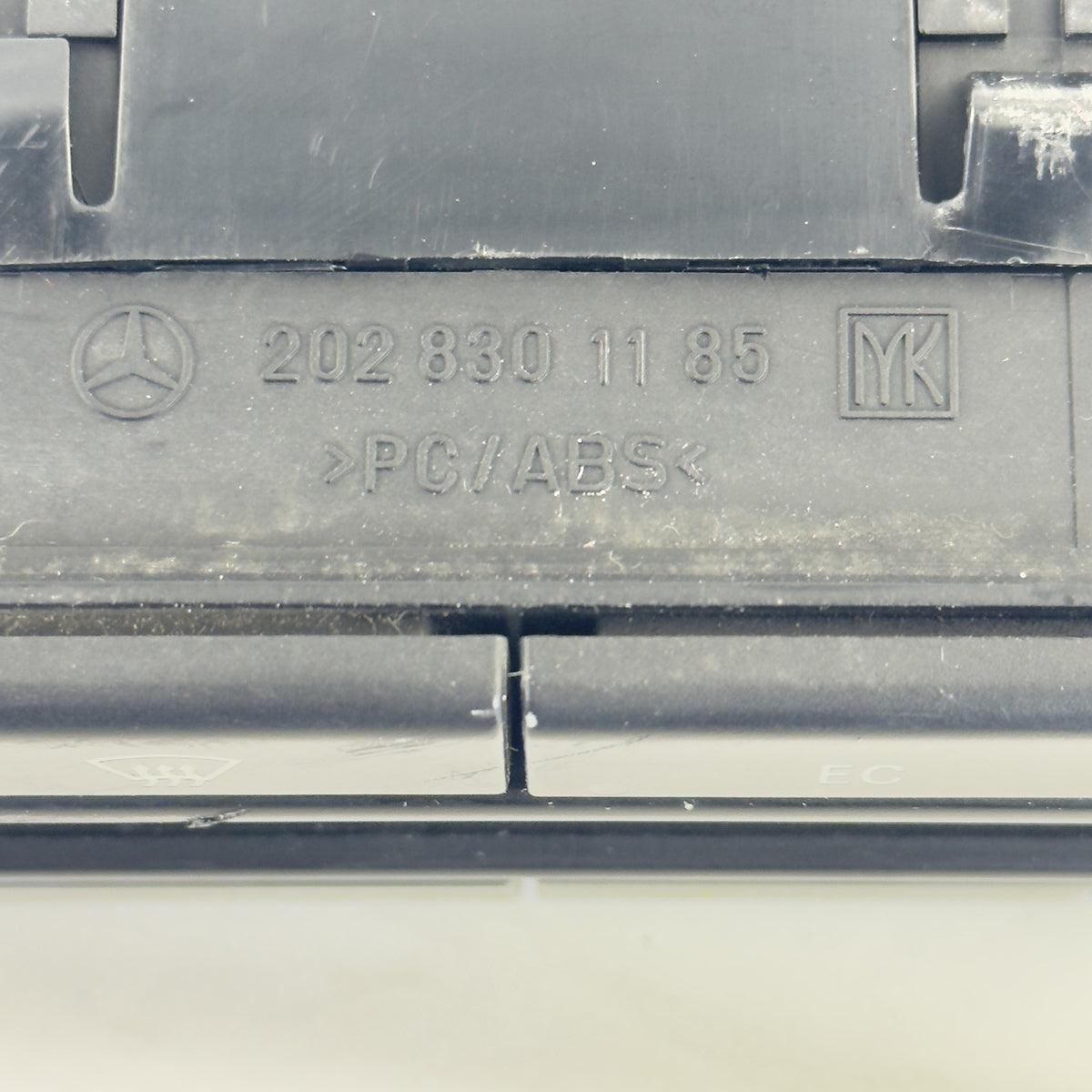 Mercedes W202 S202 Klimabedienteil A2028301185 – Bild 3