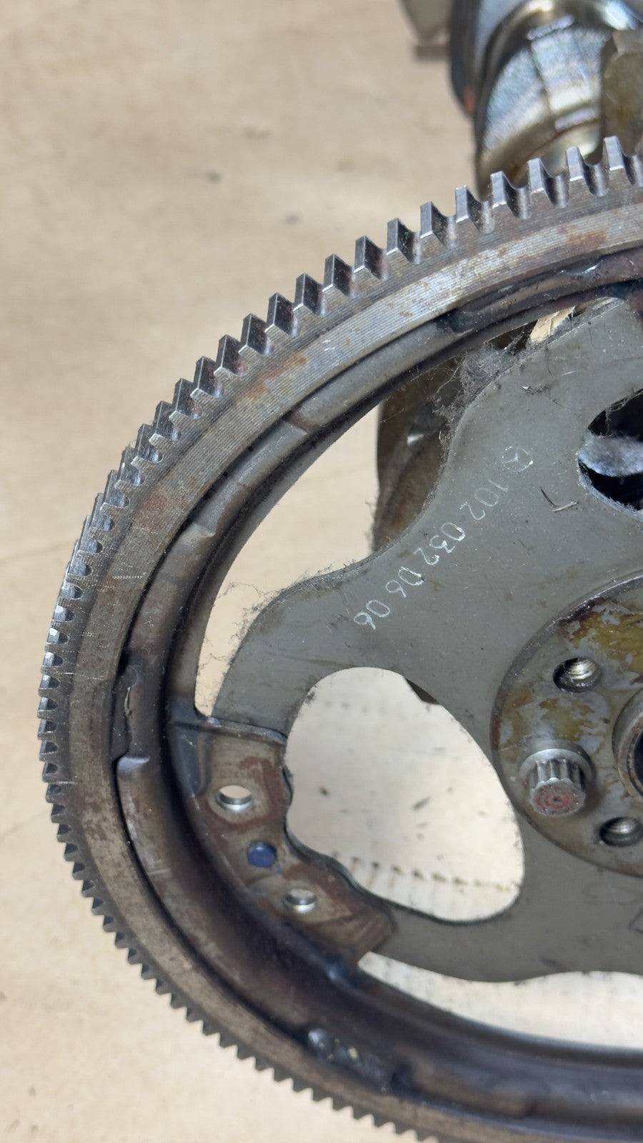 Mercedes M103 Kurbelwelle + Mitnehmerscheibe Automatik – Bild 6