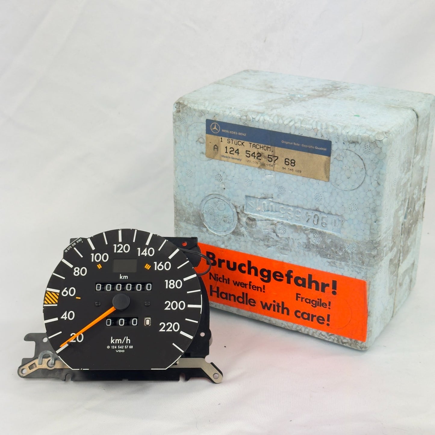 Mercedes W124 Tacho Tachometer ASD 250DT 300TDT 300DT 4 MATIC 1245425768 NOS0
