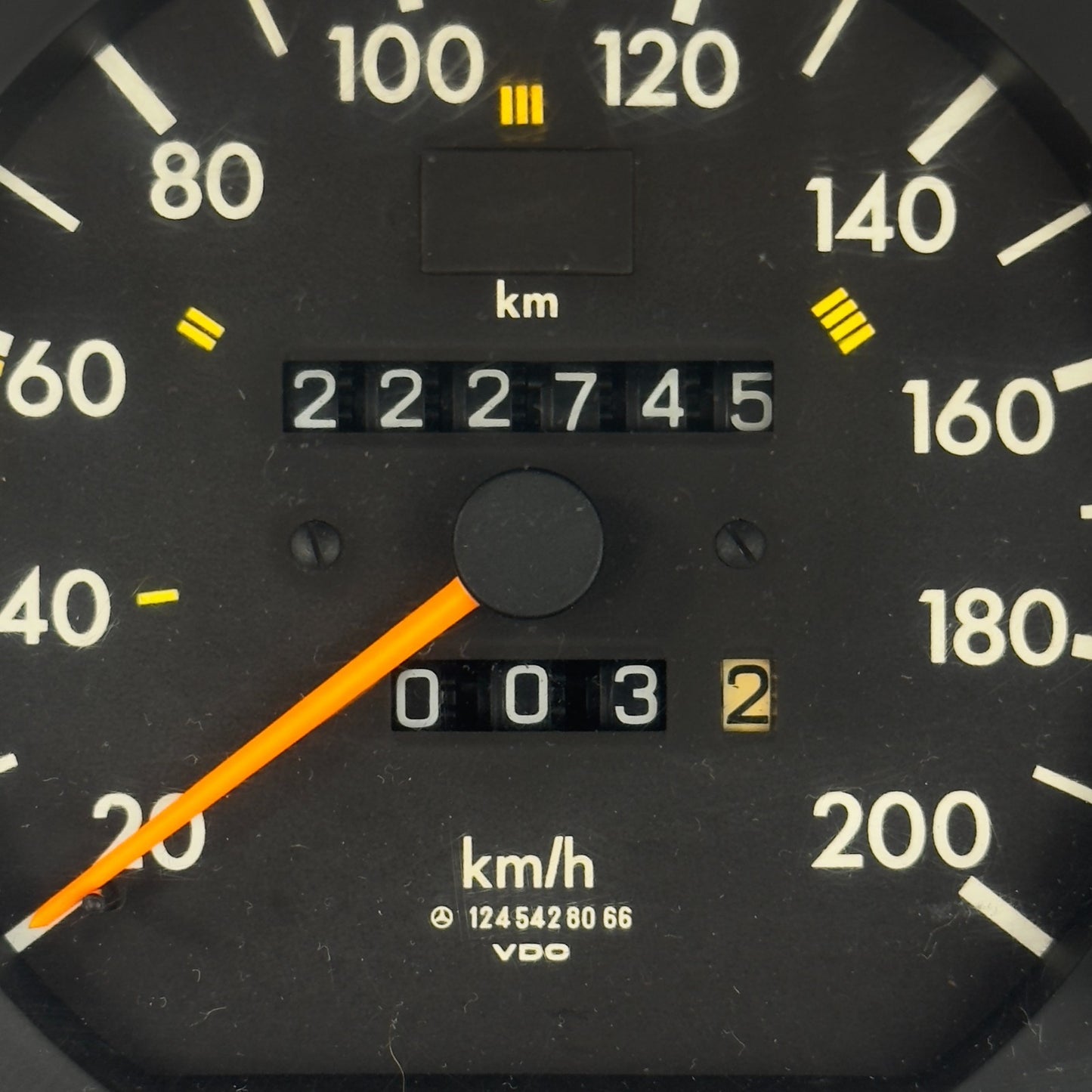 Mercedes W124 Tacho Kombiinstrument 250D 250TD 200kmh Diesel A12454280661