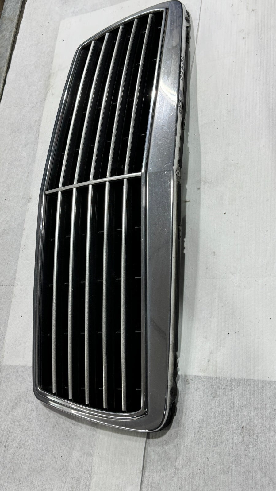 Mercedes Kühlergrill Frontgrill E Klasse W210 Original Elegance 2108800083 – Bild 3
