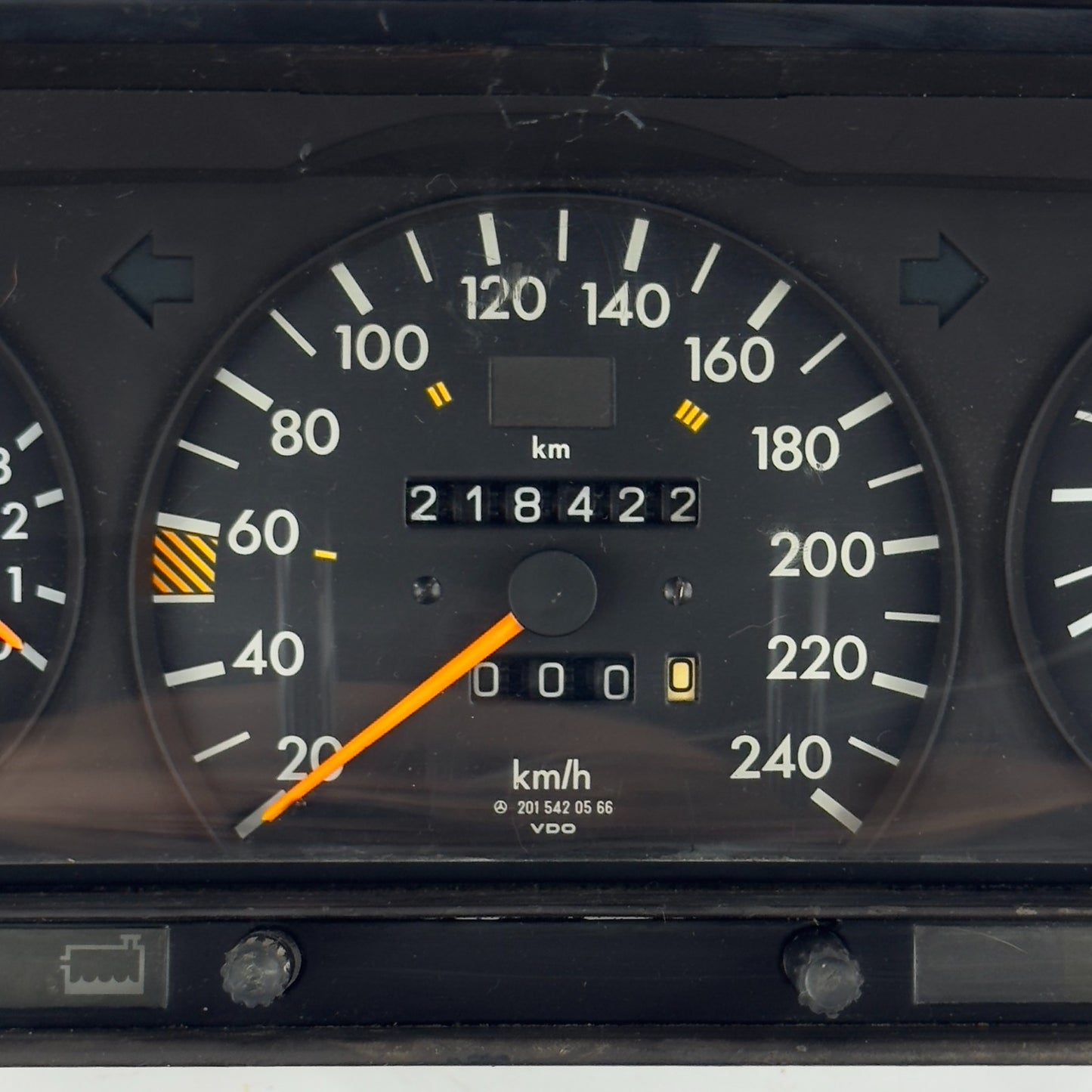 Mercedes W201 2.6E Tacho Kombiinstrument 240km/h 6Zyl ECO ASD Uhr A20154205661