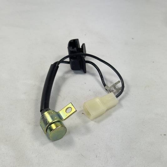 Mazda Zündkondensator 8254-24-322 B1800 B2000 Bongo – Bild 1