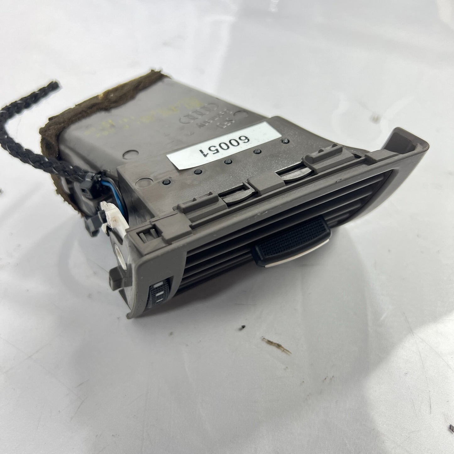 AUDI 8E0820901F Lüftungsgitter Armaturenbrett Heizungsgitter A4 Vorne Links – Bild 6