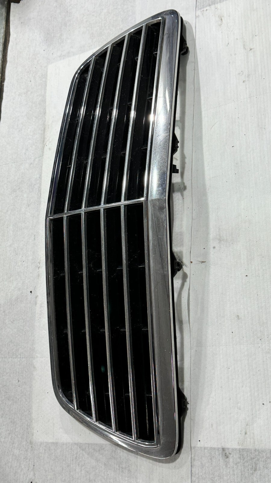 Mercedes E Klasse W210 Kühlergrill Frontgrill Original Avantgarde 2108800483 – Bild 6