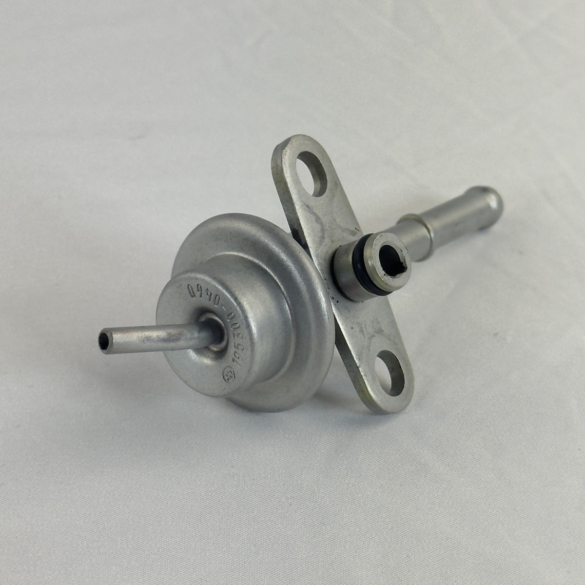 Denso 195300-0460 Kraftstoffdruckregler Mazda 626 GC – Bild 1