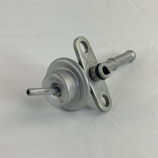Denso 195300-0460 Kraftstoffdruckregler Mazda 626 GC – Bild 1