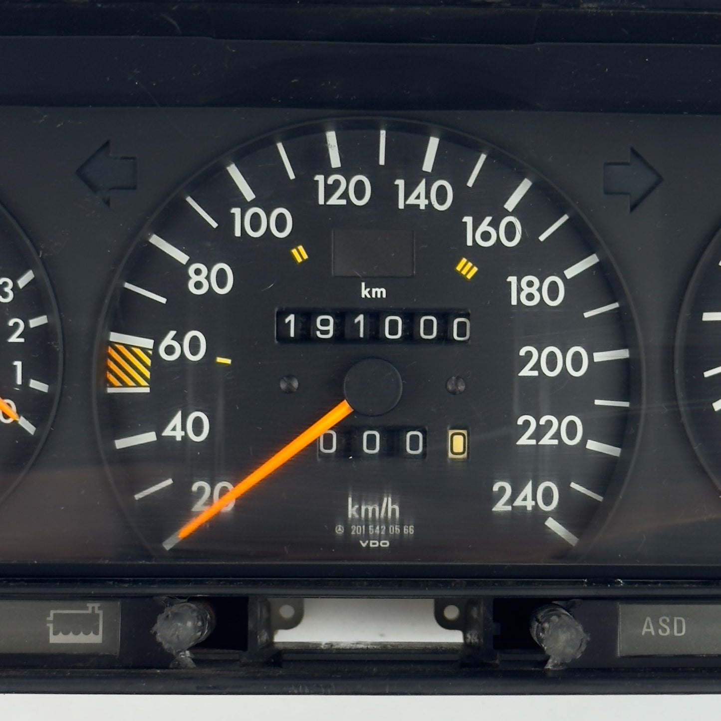Mercedes W201 2.6E Tacho Kombiinstrument 240km/h 6Zyl ECO ASD Uhr A20154205661